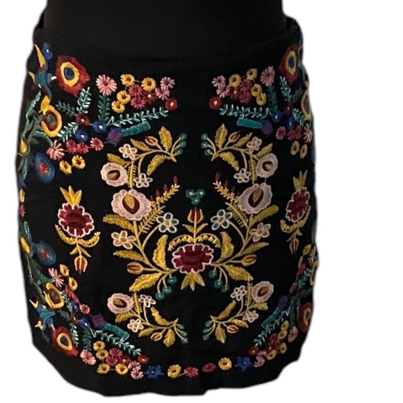Umgee Women’s Floral Embroidered Boho Mini Skirt Size S - Picture 5 of 9